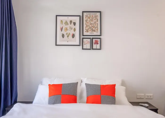 House - 5 Bedrooms Only 6mins Walk To Mrt Rama 9 * Bangkok