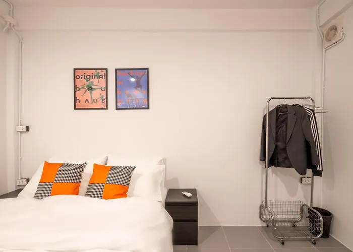 Apartamento House - 5 Bedrooms Only 6mins Walk To Mrt Rama 9 Bangkok