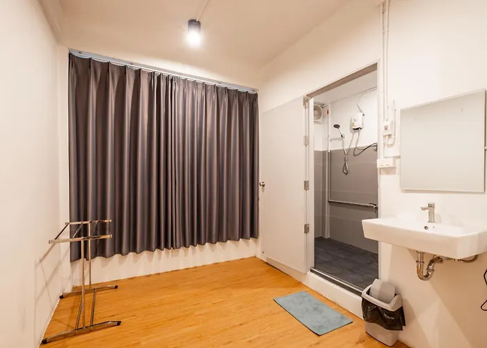 House - 5 Bedrooms Only 6mins Walk To Mrt Rama 9 * Bangkok