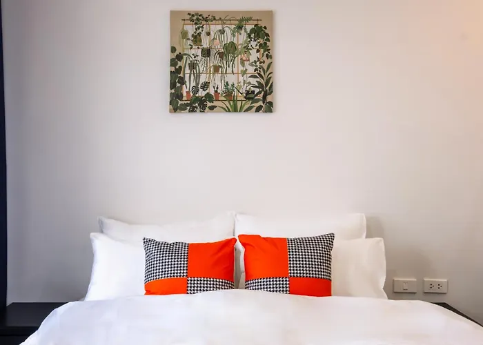 Apartamento House - 5 Bedrooms Only 6mins Walk To Mrt Rama 9 Bangkok